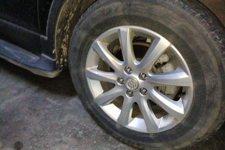 Used Buick Envision 2020 20T Two-Wheel Drive Elite Version Right Front Wheel Hub