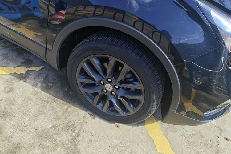 Used Buick Envision 2020 28T Four-Wheel Drive Millionth Anniversary Edition Right Front Wheel Hub