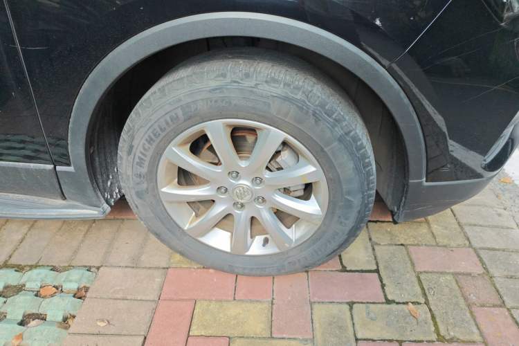 Used Buick Envision 2020 20T Two-Wheel Drive Leading Version Right Front Wheel Hub