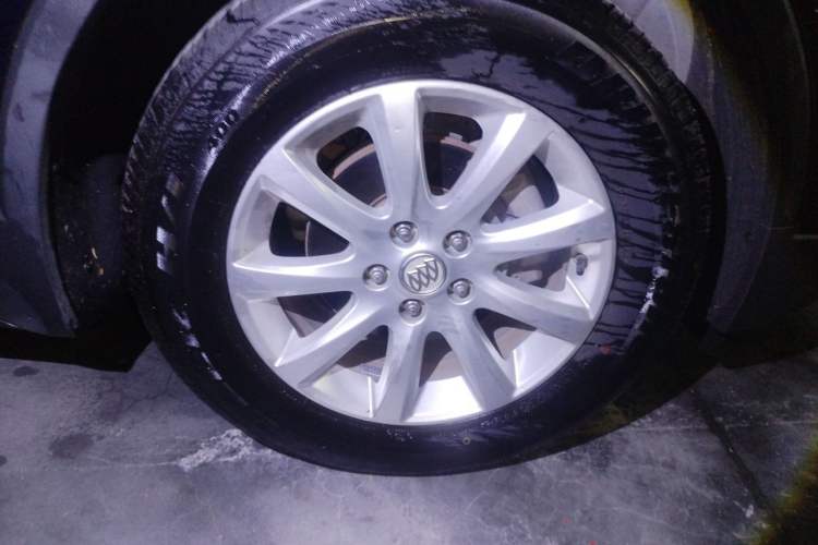 Used Buick Envision 2020 20T Two-Wheel Drive Luxury Model Right Front Wheel Hub