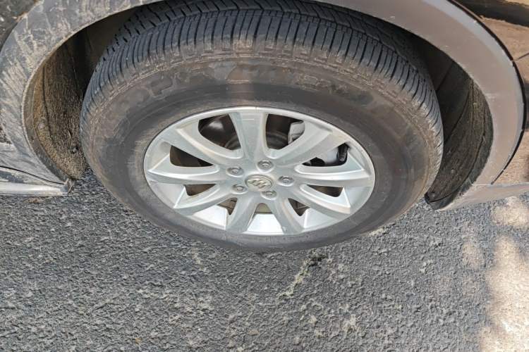 Used Buick Envision 2020 20T Two-Wheel Drive Luxury Model Right Front Wheel Hub