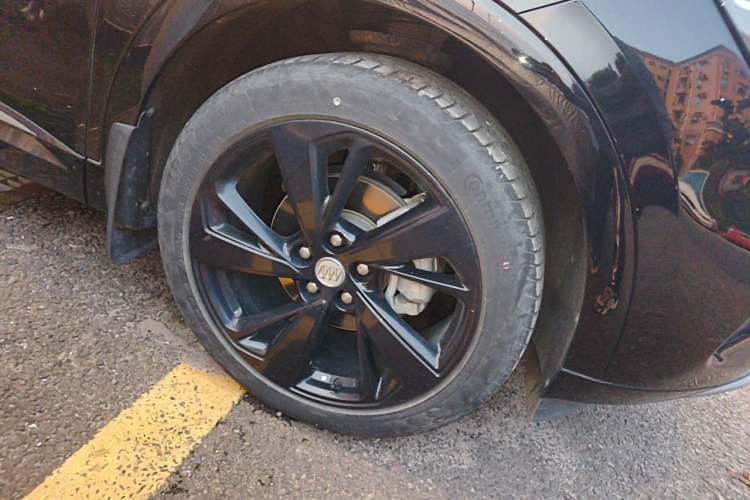 Used Buick Envision 2020 Encore GX S 652T Two-Wheel-Drive Limited-Edition S Sport Version Right Front Wheel Hub
