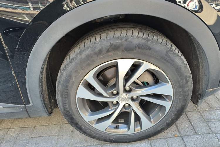 Used Buick Envision 2020 Encore S 652T Two-Wheel Drive Luxury Model Right Front Wheel Hub