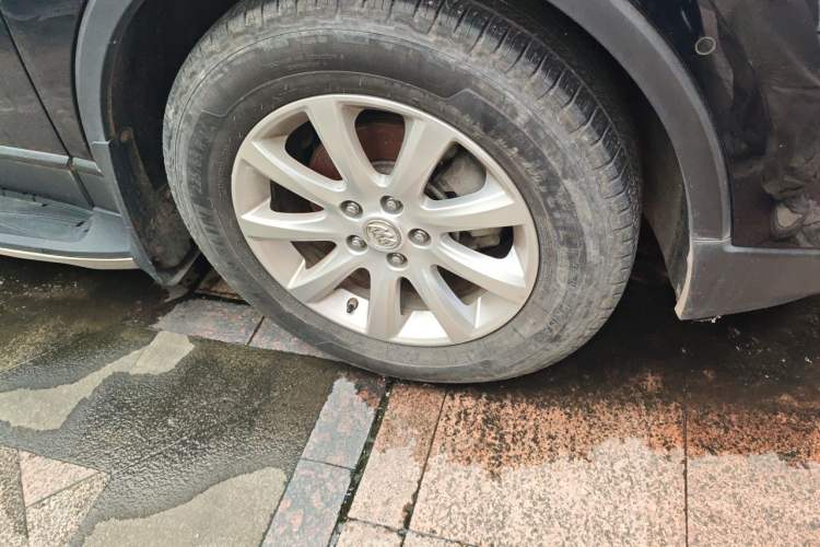 Used Buick Envision 2020 20T Two-Wheel Drive Luxury Model Right Front Wheel Hub