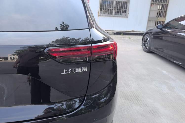 Used Buick Envision 2020 Encore S 652T Two-Wheel Drive Luxury Model Right Rear Taillight