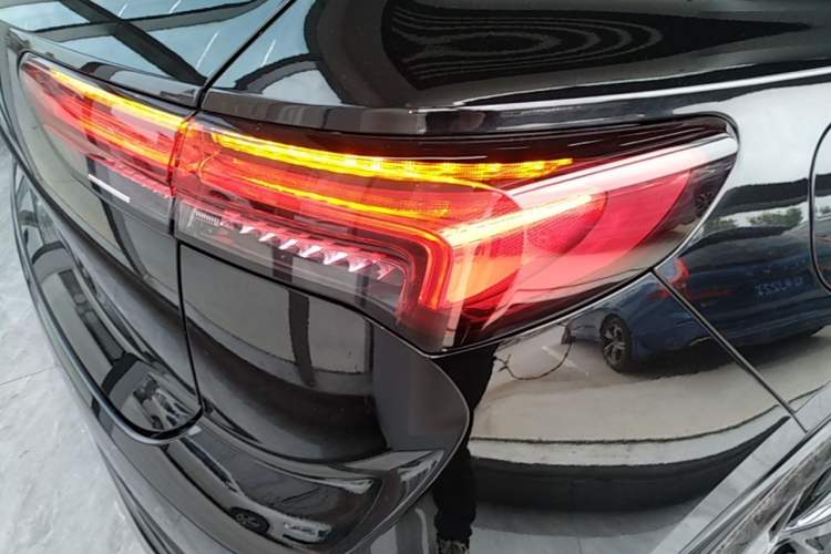 Used Buick Envision 2020 Encore GX S 652T Two-Wheel-Drive Limited-Edition S Sport Version Right Rear Taillight