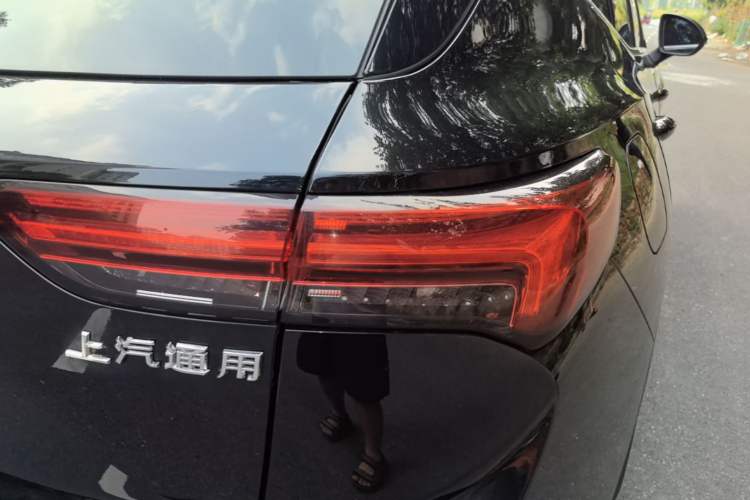 Used Buick Envision 2020 Encore S 652T Four-Wheel Drive Luxury Model Right Rear Taillight