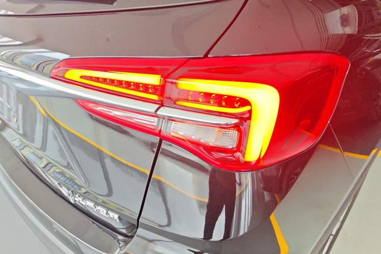 Used Buick Envision 2020 20T Two-Wheel Drive Leading Version Right Rear Taillight