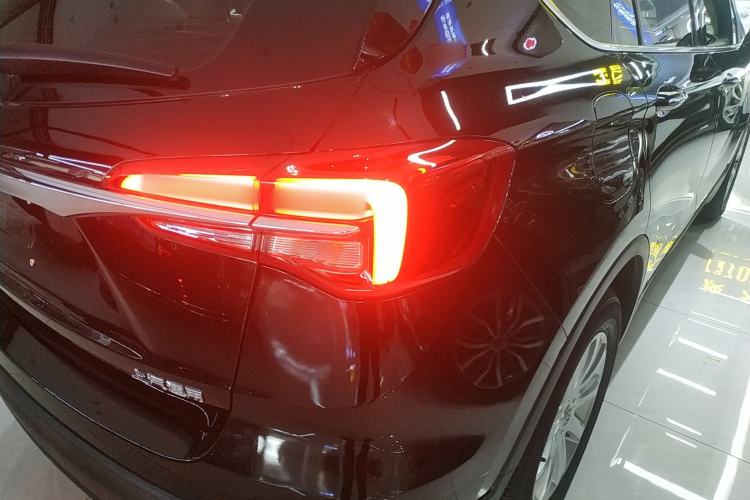 Used Buick Envision 2020 20T Two-Wheel Drive Luxury Model Right Rear Taillight