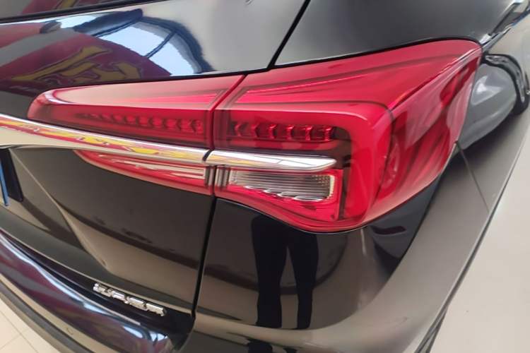 Used Buick Envision 2020 20T Two-Wheel Drive Leading Version Right Rear Taillight