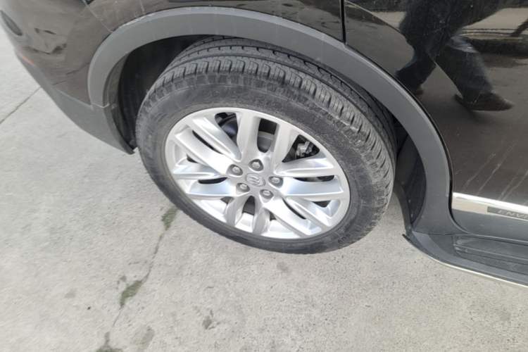 Used Buick Envision 2020 28T Four-Wheel Drive Elite Version Right Rear Wheel Hub