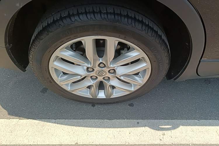 Used Buick Envision 2020 28T Four-Wheel Drive Elite Version Right Rear Wheel Hub