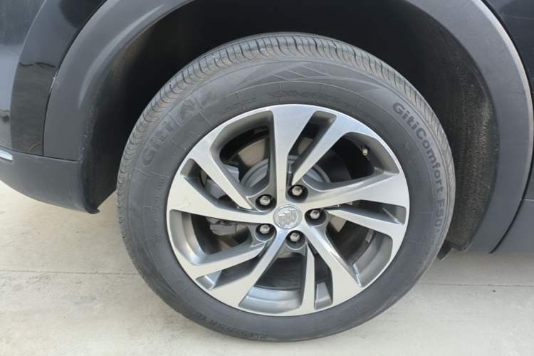 Used Buick Envision 2020 Encore S 652T Two-Wheel Drive Luxury Model Right Rear Wheel Hub