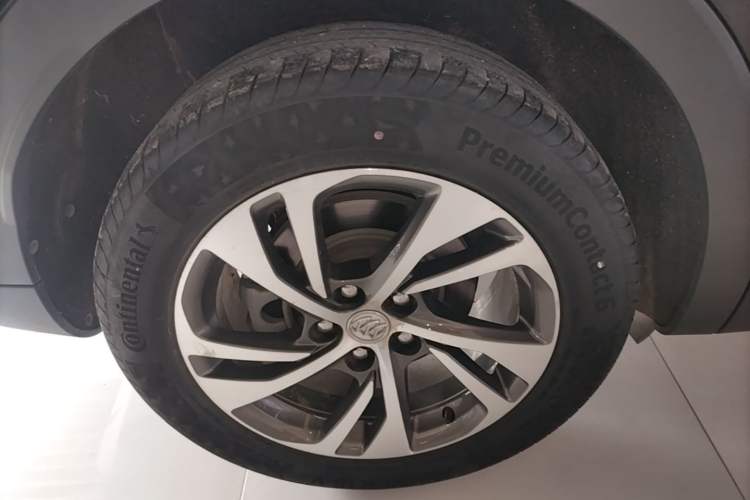 Used Buick Envision 2020 Onix S 652T Two-Wheel Drive Elite Model Right Rear Wheel Hub