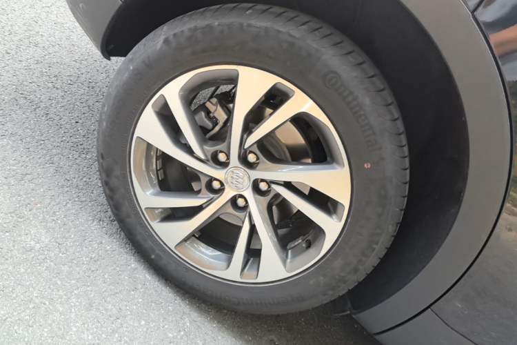 Used Buick Envision 2020 Encore S 652T Four-Wheel Drive Luxury Model Right Rear Wheel Hub