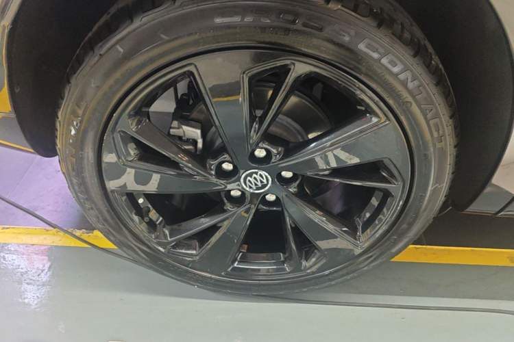 Used Buick Envision 2020 Encore GX S 652T Two-Wheel-Drive Limited-Edition S Sport Version Right Rear Wheel Hub