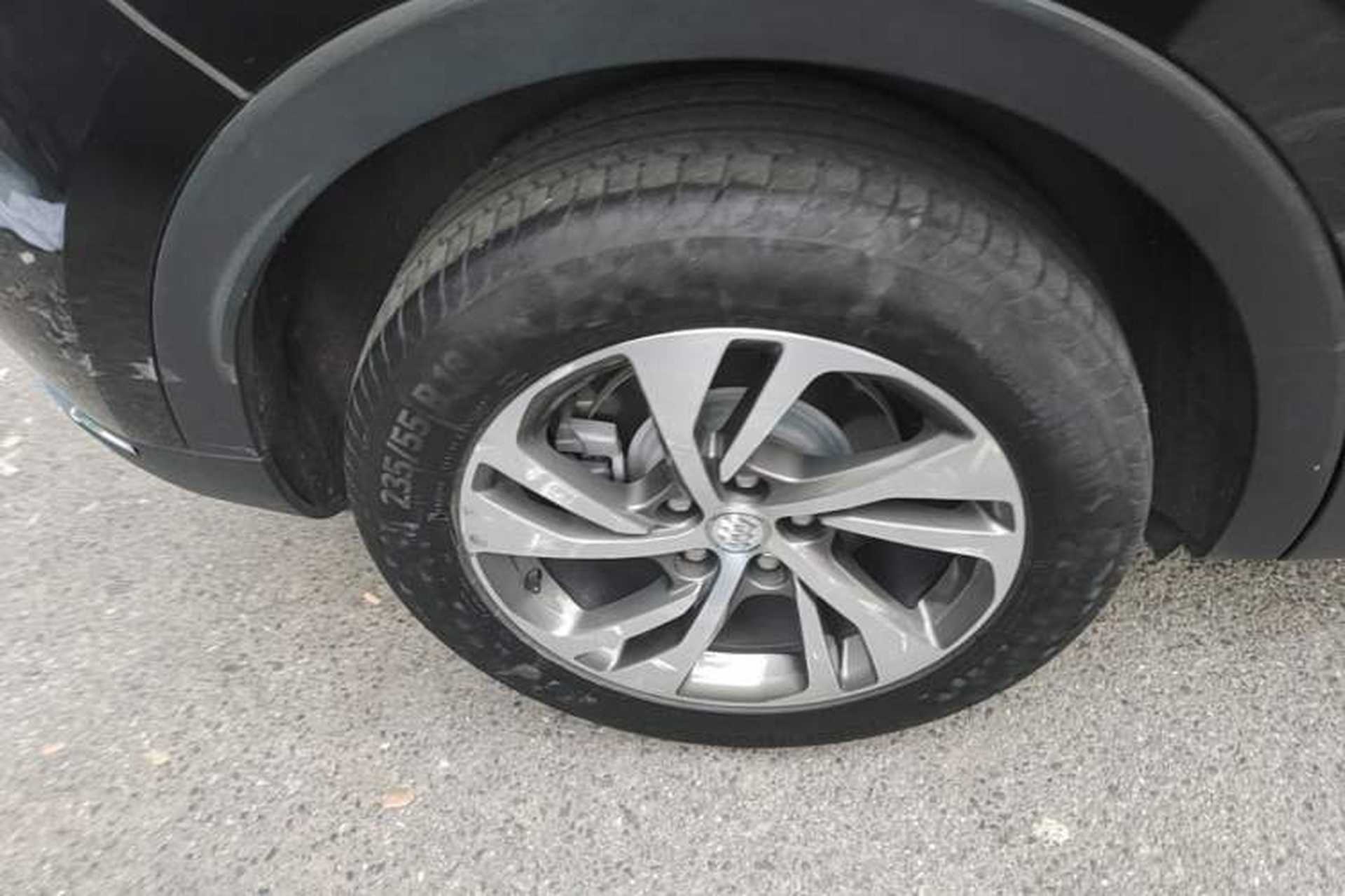 Used Buick Envision 2020 Encore S 652T Two-Wheel Drive Luxury Model Right Rear Wheel Hub