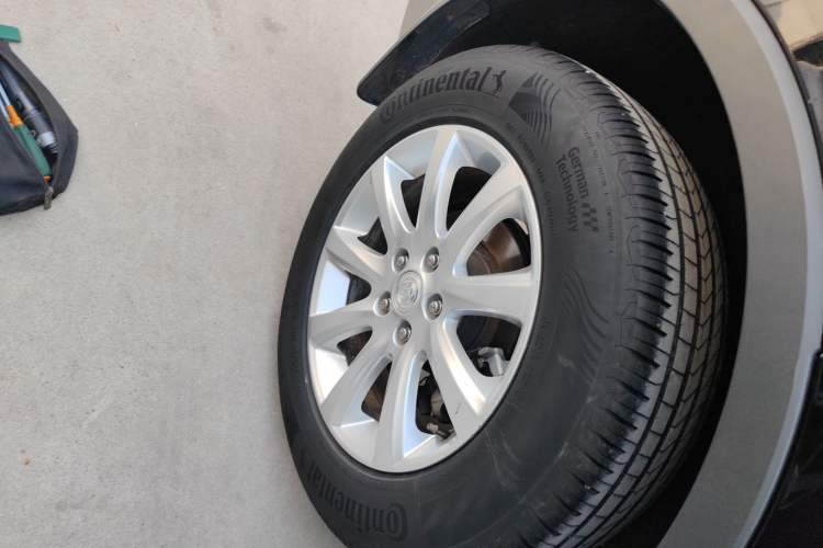 Used Buick Envision 2020 20T Two-Wheel Drive Luxury Model Right Rear Wheel Hub