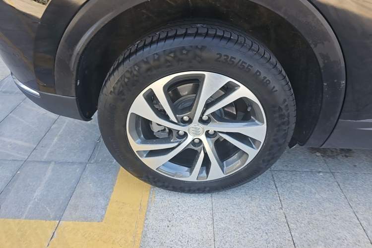 Used Buick Envision 2020 Onix S 652T Two-Wheel Drive Elite Model Right Rear Wheel Hub