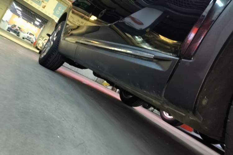Used Buick Envision 2020 Encore S 652T Two-Wheel Drive Luxury Model Right Side Sill