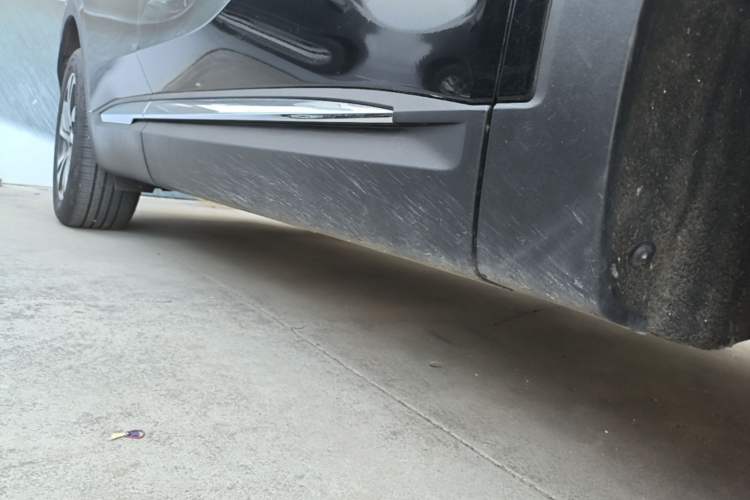 Used Buick Envision 2020 Encore S 652T Two-Wheel Drive Luxury Model Right Side Sill