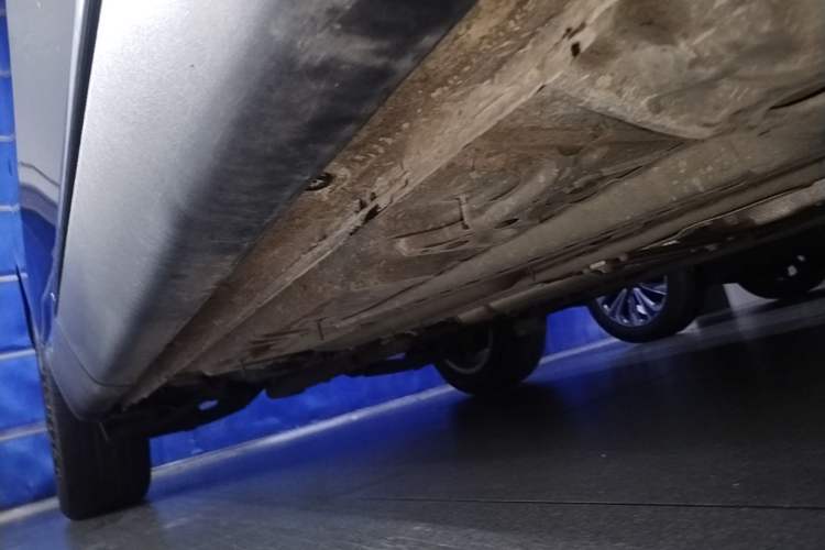 Used Buick Envision 2020 Encore S 652T Four-Wheel Drive Luxury Model Right Side Sill