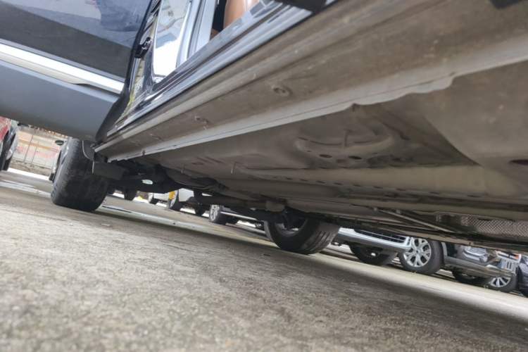 Used Buick Envision 2020 Encore S 652T Two-Wheel Drive Luxury Model Right Side Sill