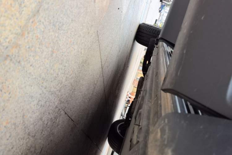 Used Buick Envision 2020 Encore S 652T Four-Wheel Drive Luxury Model Right Side Sill