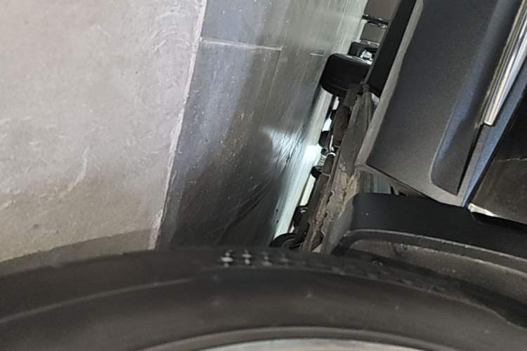 Used Buick Envision 2020 Encore S 652T Four-Wheel Drive Luxury Model Right Side Sill