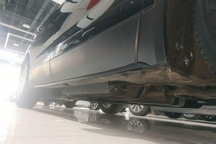 Used Buick Envision 2020 20T Two-Wheel Drive Luxury Model Right Side Sill