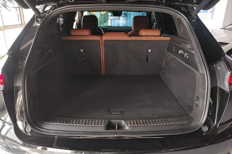 Used Buick Envision 2020 Onix S 652T Two-Wheel Drive Elite Model Trunk