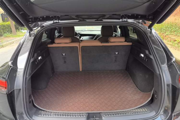 Used Buick Envision 2020 Encore S 652T Four-Wheel Drive Luxury Model Trunk