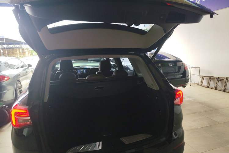 Used Buick Envision 2020 20T Two-Wheel Drive Luxury Model Trunk