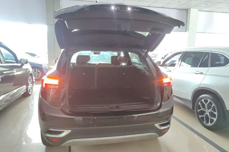Used Buick Envision 2020 Encore S 652T Two-Wheel Drive Luxury Model Trunk
