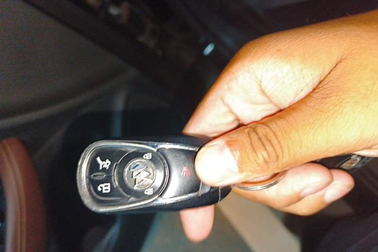 Used Buick Envision 2020 20T Two-Wheel Drive Luxury Model Vehicle Key
