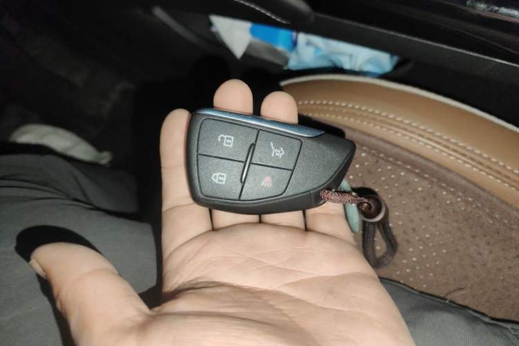 Used Buick Envision 2020 Encore S 652T Two-Wheel Drive Luxury Model Vehicle Key