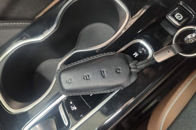 Used Buick Envision 2020 Encore S 652T Four-Wheel Drive Luxury Model Vehicle Key