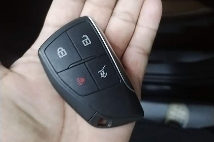 Used Buick Envision 2020 Encore S 652T Four-Wheel Drive Luxury Model Vehicle Key