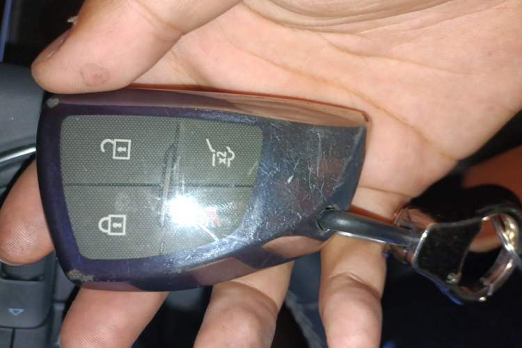 Used Buick Envision 2020 Encore S 652T All-Wheel-Drive Avenir Vehicle Key