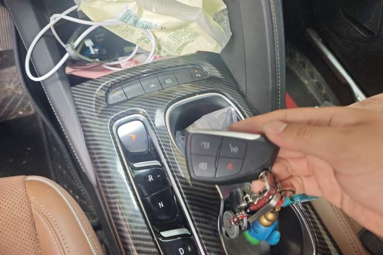Used Buick Envision 2020 Encore S 652T Two-Wheel Drive Luxury Model Vehicle Key