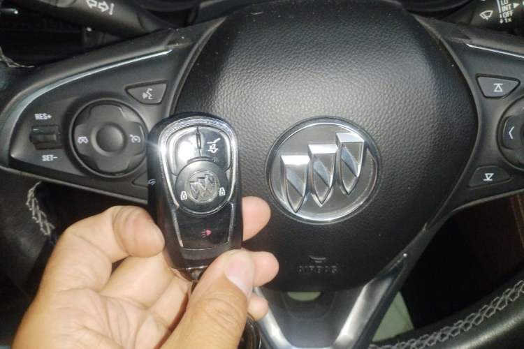 Used Buick Envision 2020 20T Two-Wheel Drive Luxury Model Vehicle Key