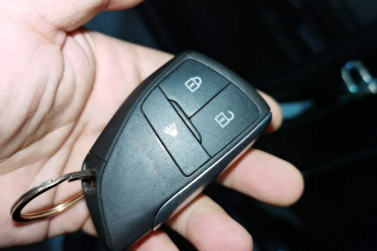 Used Buick Envision 2020 Encore S 652T Two-Wheel Drive Luxury Model Vehicle Key