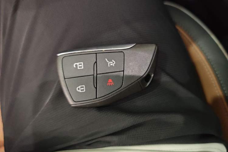 Used Buick Envision 2020 Onix S 652T Two-Wheel Drive Elite Model Vehicle Key
