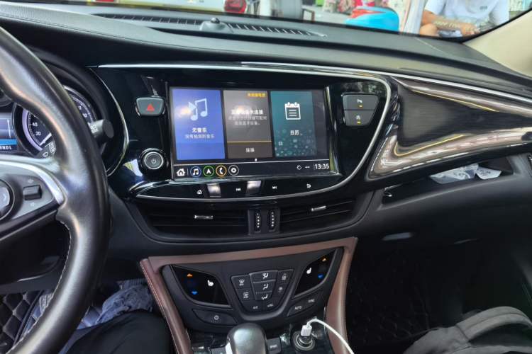 Used Buick Envision 2020 28T Four-Wheel Drive Elite Version Audio And AC Panel