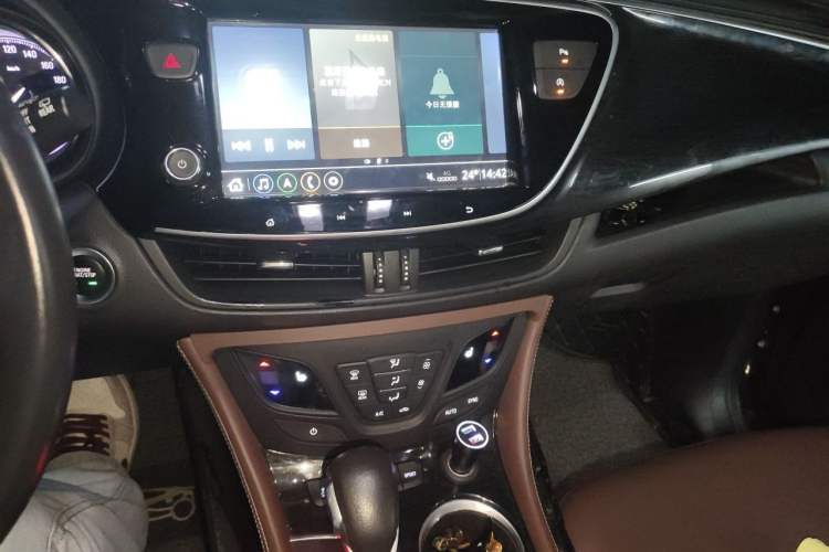Used Buick Envision 2020 28T Four-Wheel Drive Elite Version Audio And AC Panel