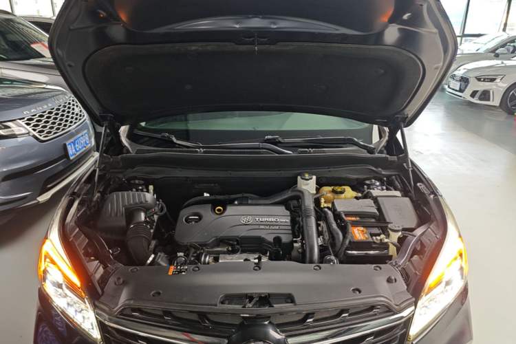 Used Buick Envision 2020 20T Two-Wheel Drive Elite Version Engine Bay
