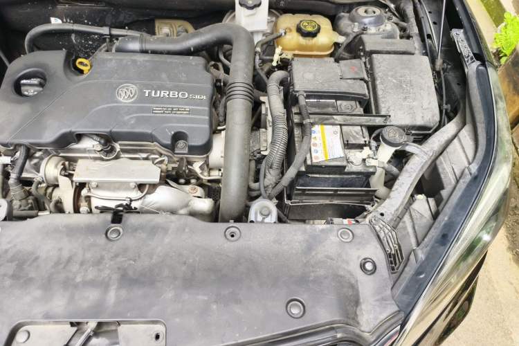 Used Buick Envision 2020 20T Two-Wheel Drive Luxury Model Engine Bay Left