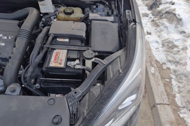 Used Buick Envision 2020 20T Two-Wheel Drive Luxury Model Engine Bay Left
