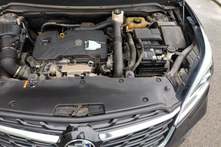 Used Buick Envision 2020 20T Two-Wheel Drive Elite Version Engine Bay Left