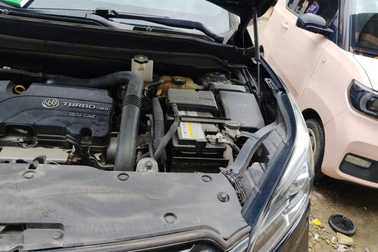 Used Buick Envision 2020 20T Two-Wheel Drive Leading Version Engine Bay Left